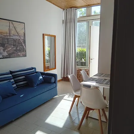 Guest house Relais Al Faro 3*